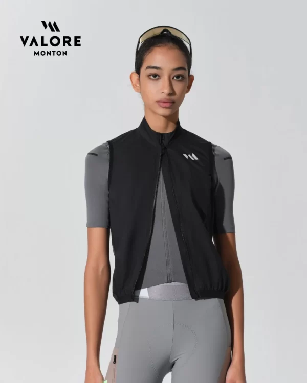 vest-women-aerovia-black-31